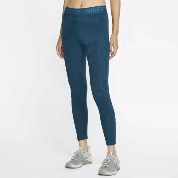 nike pro hyperwarm velour tights